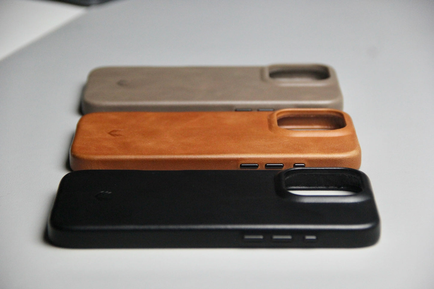 Funda de cuero "Excellence" Iphone 16 Pro